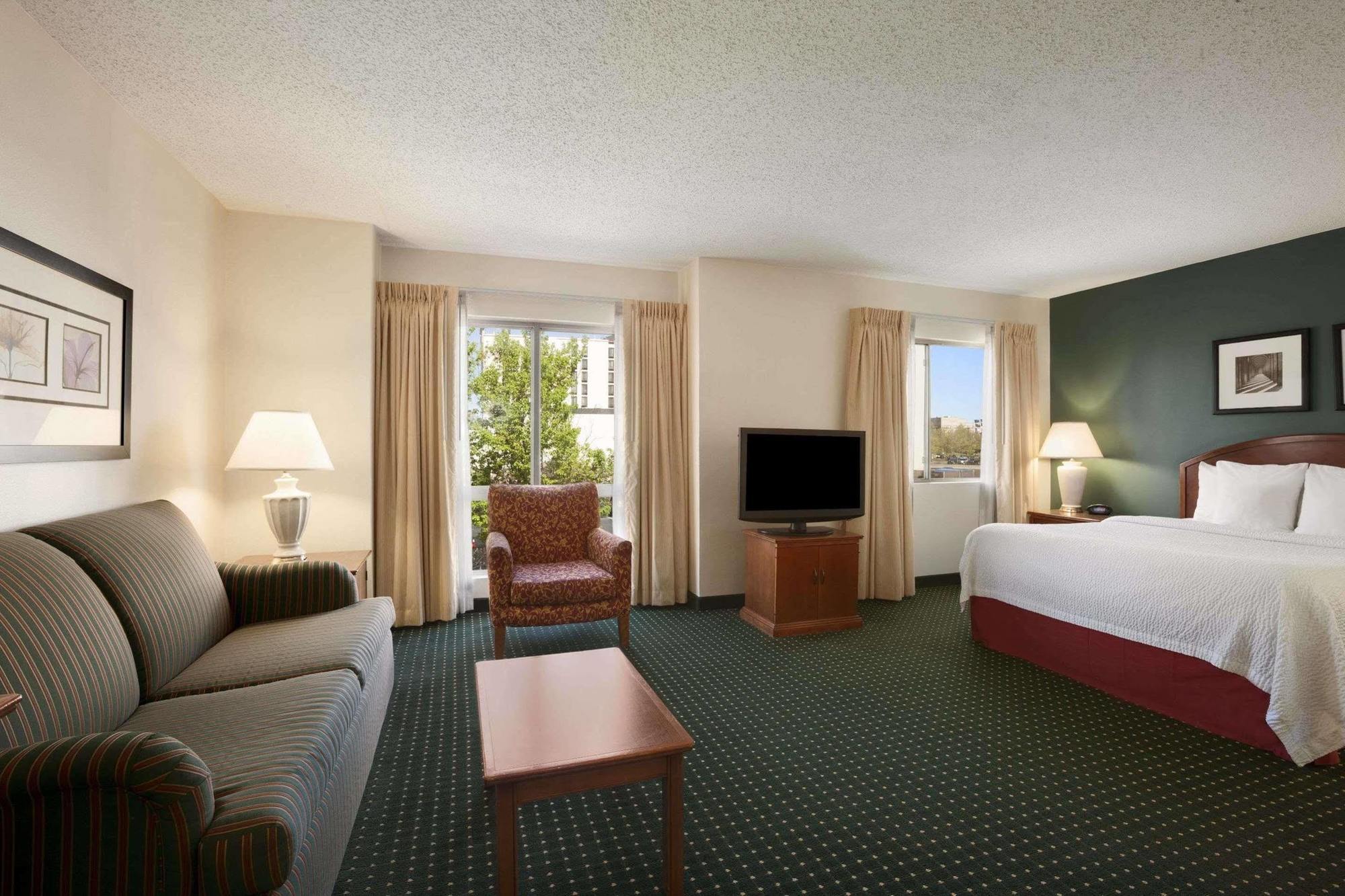 Hawthorn Suites By Wyndham Philadelphia Airport Exterior foto