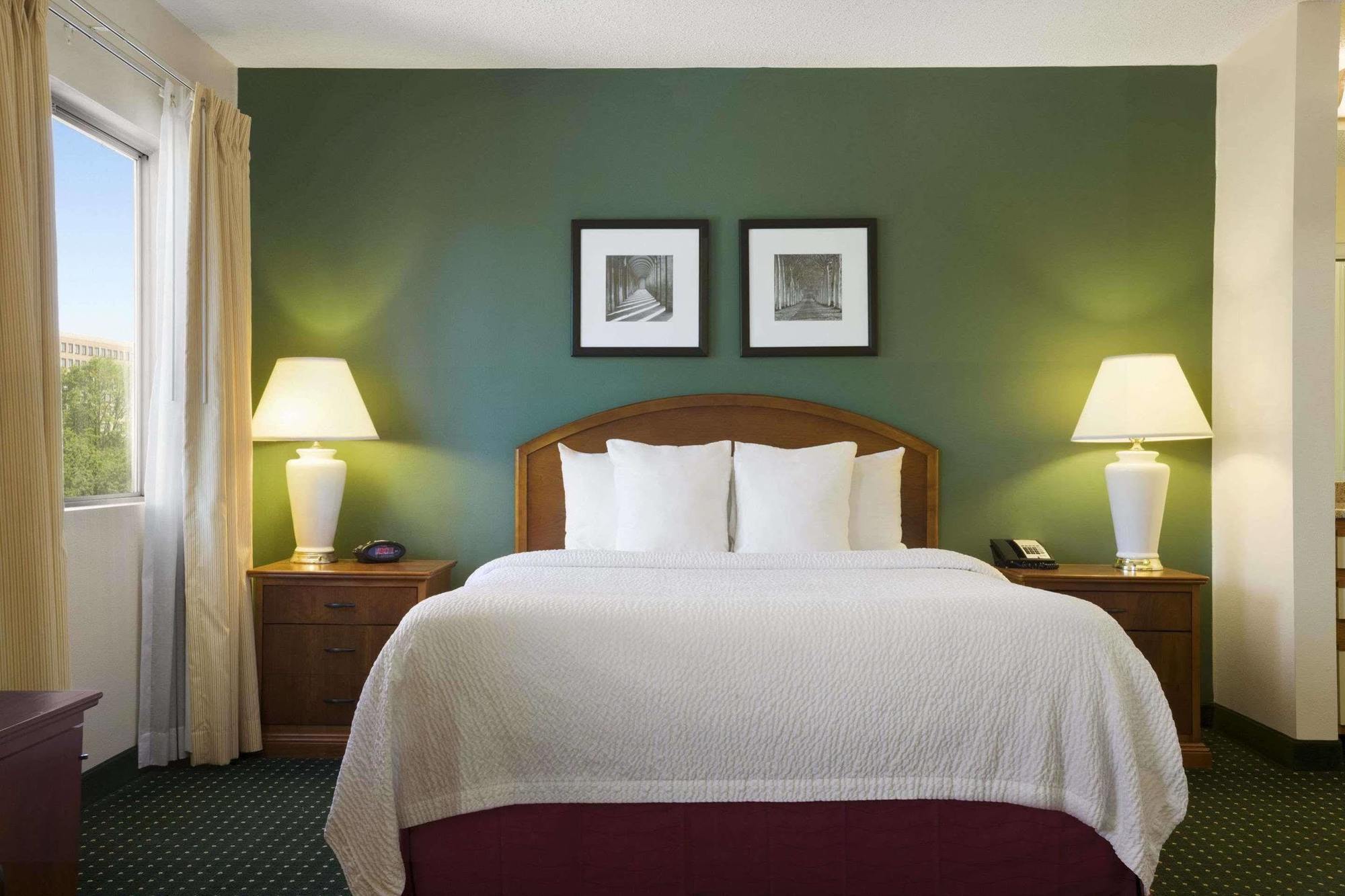 Hawthorn Suites By Wyndham Philadelphia Airport Exterior foto