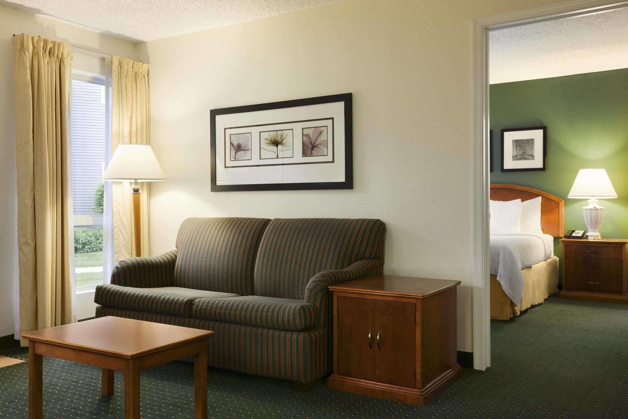 Hawthorn Suites By Wyndham Philadelphia Airport Exterior foto