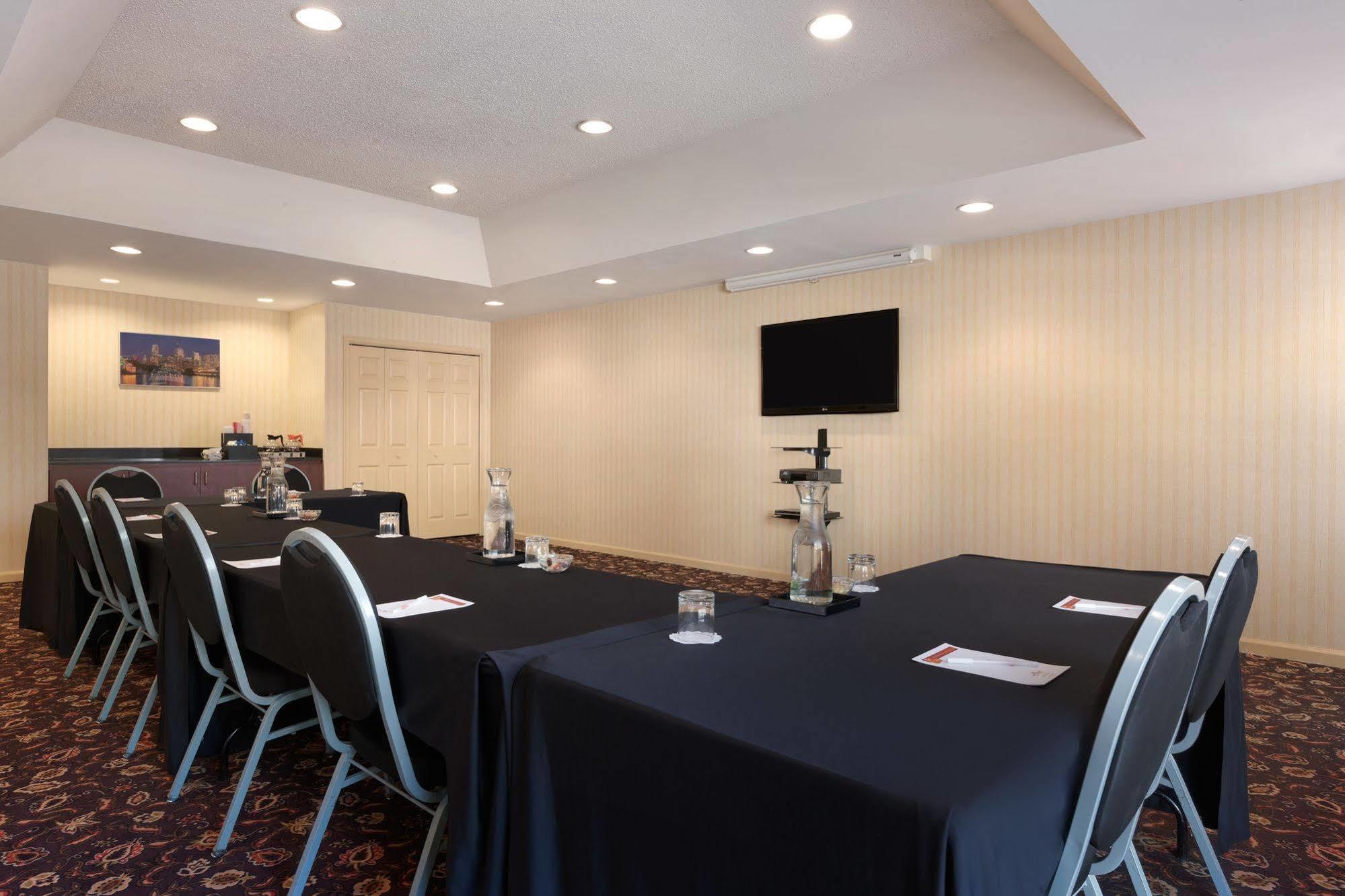 Hawthorn Suites By Wyndham Philadelphia Airport Exterior foto