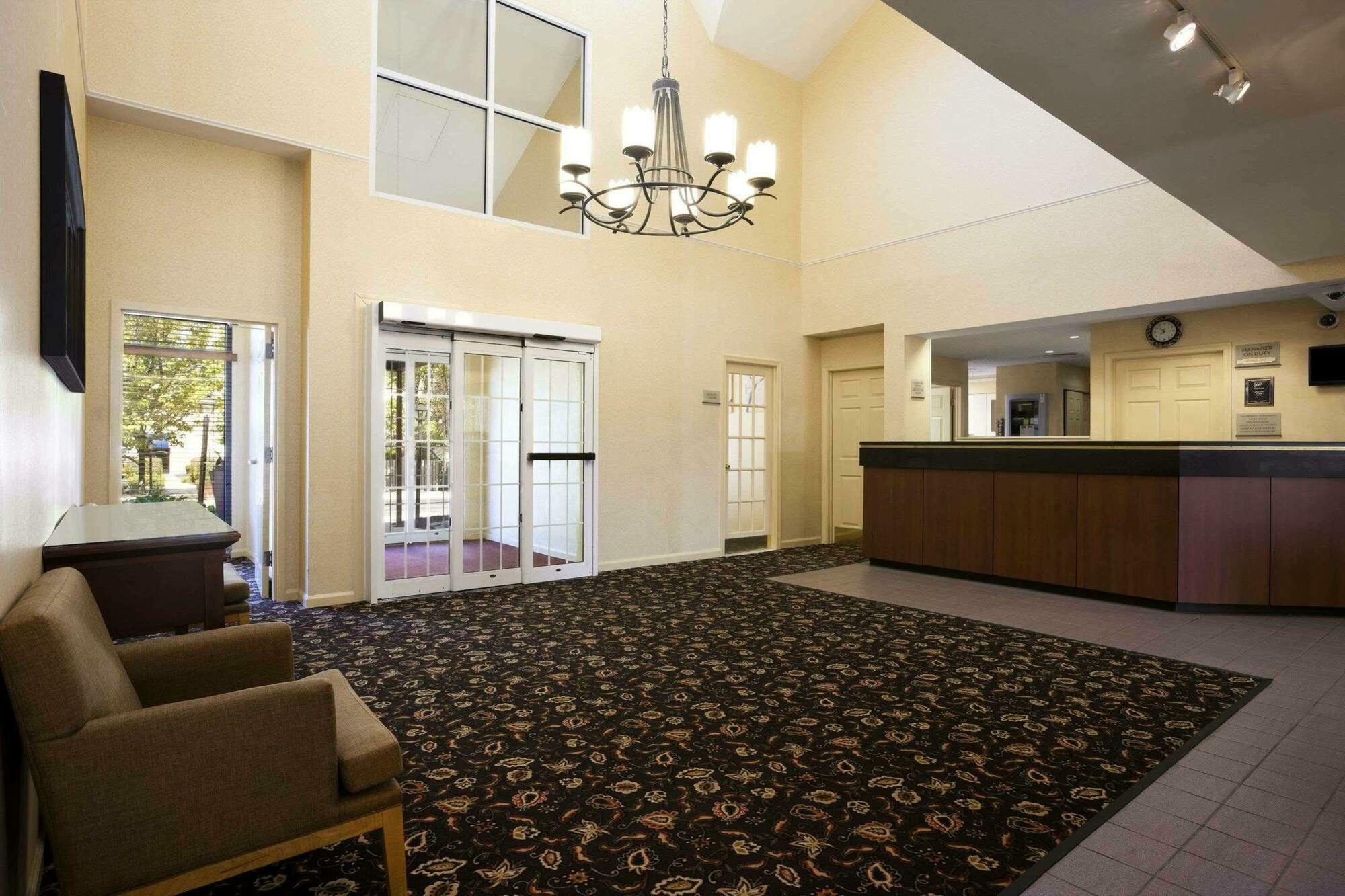 Hawthorn Suites By Wyndham Philadelphia Airport Exterior foto